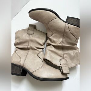 Taupe Pull On Boot